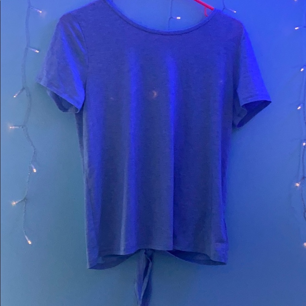 Gap Fit shirt with opened back